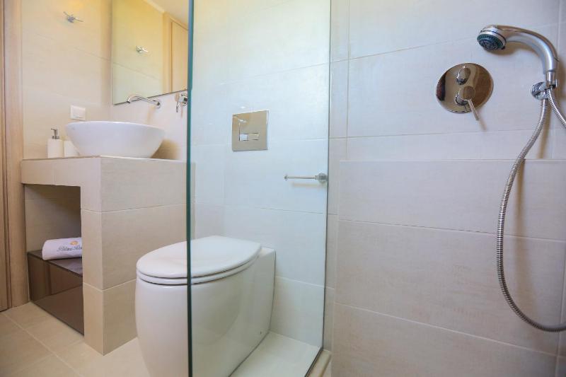 Deluxe Double Room Ground Floor with Sea View image 1