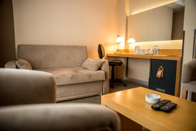 Junior Suite image 2