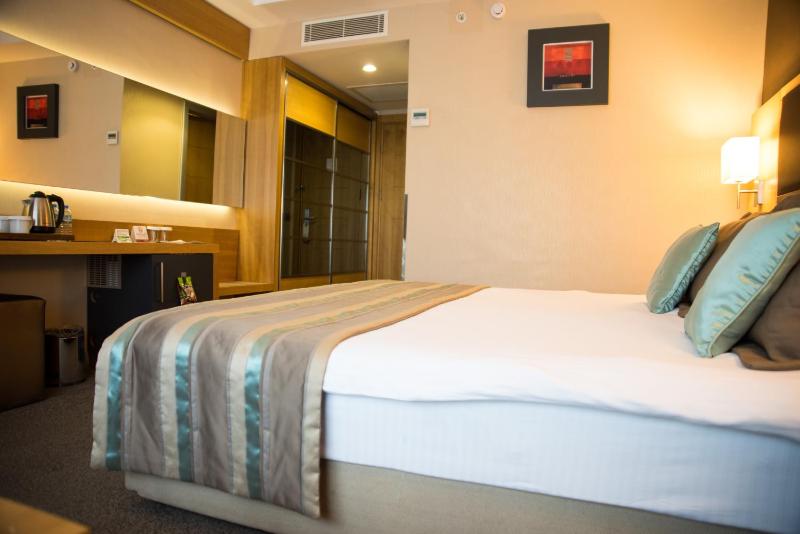 Double Room image 4