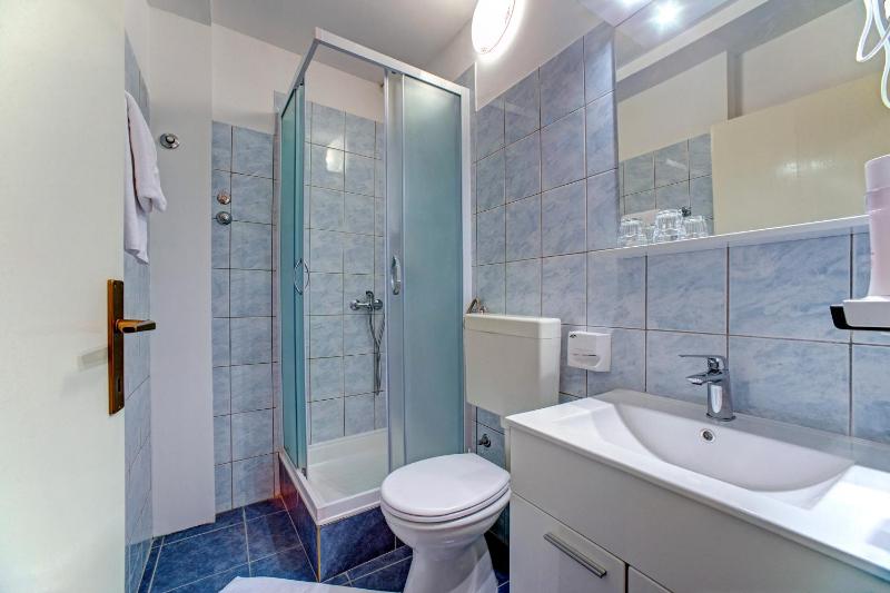 One-Bedroom Apartment - Annex image 1