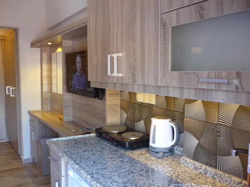 Double Room with Terrace image 3