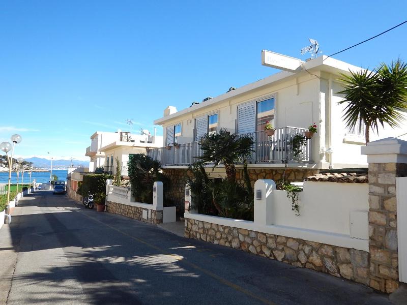 Double Room with Balcony and Side Sea View image 1