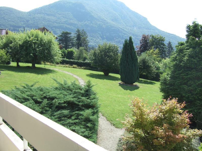 Economy Twin Room image 1