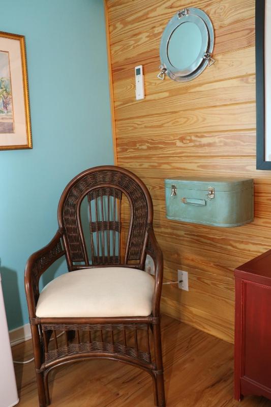 Deluxe King Room image 3