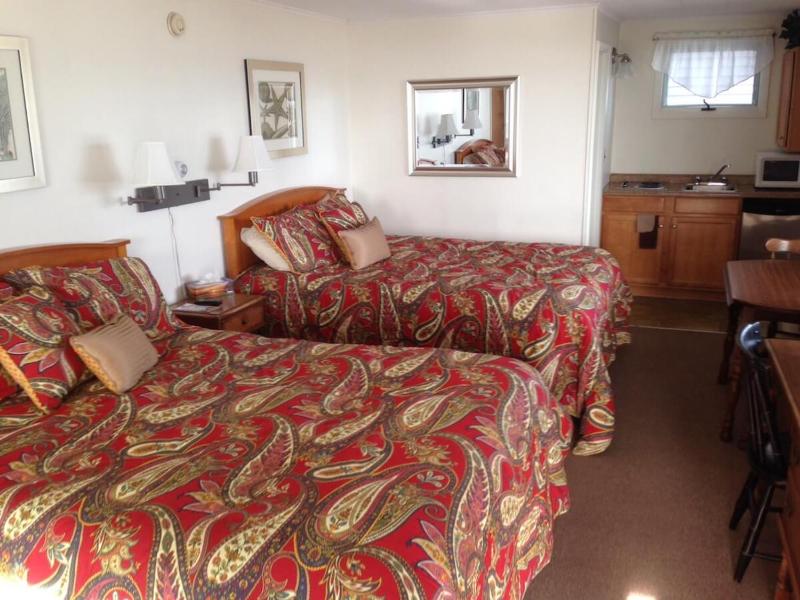 Queen Room with Two Queen Beds and Kitchenette image 2