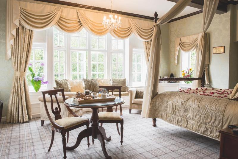 Four Poster Suite  image 2