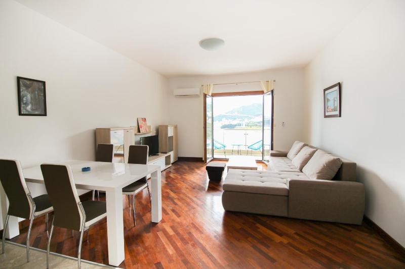 Apartment with Sea View image 4