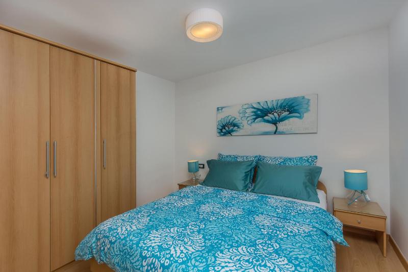 Two-Bedroom Apartment with Terrace image 4