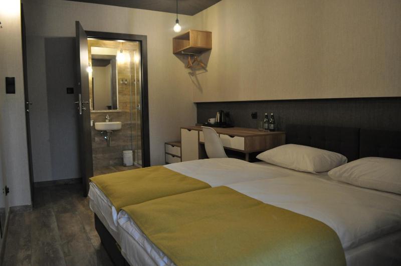 Deluxe Double Room with Shower image 4