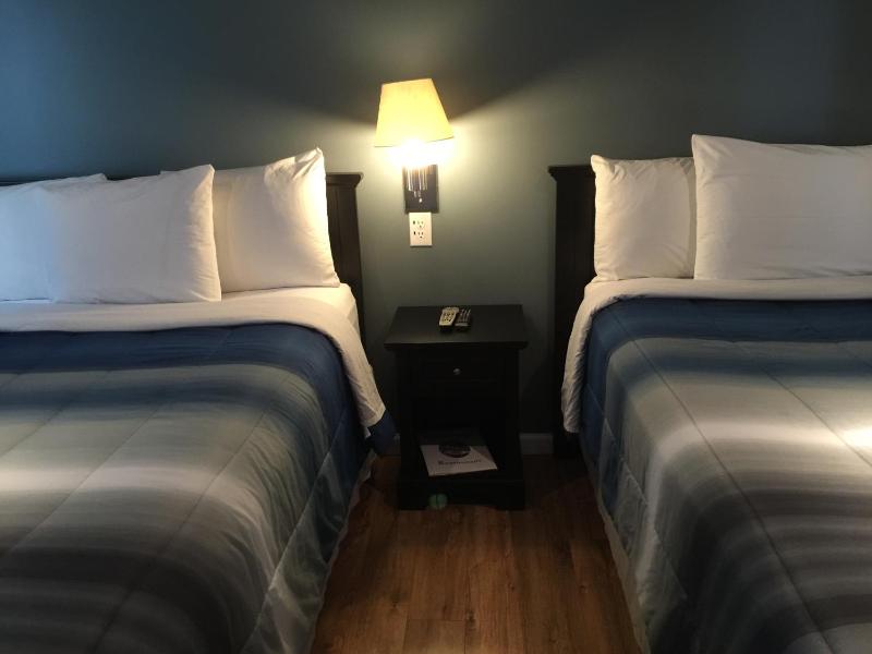 Double Room image 3