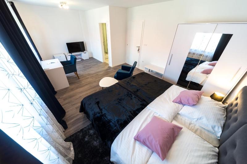 Superior Double or Twin Room with Terrace image 2
