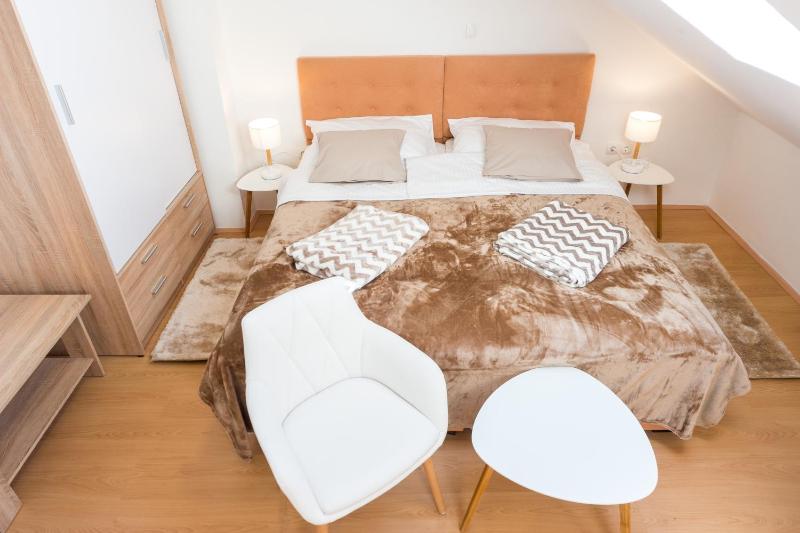 Double or Twin Room with Private Bathroom image 3