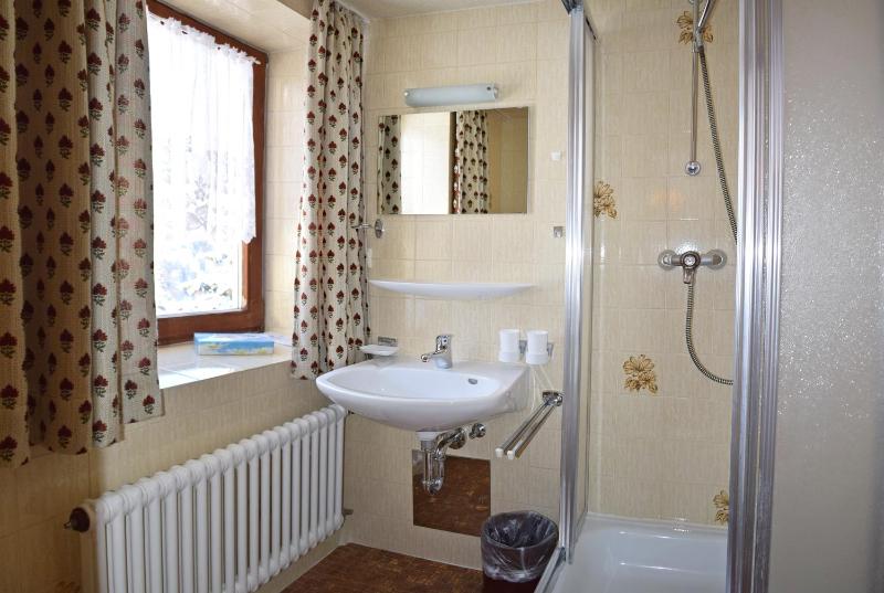 Double Room with Mountain View image 3
