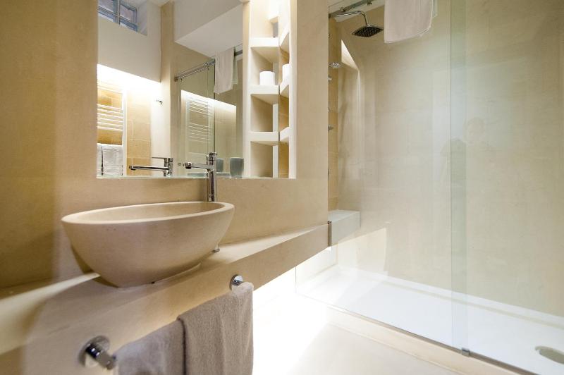 Standard Apartment image 2