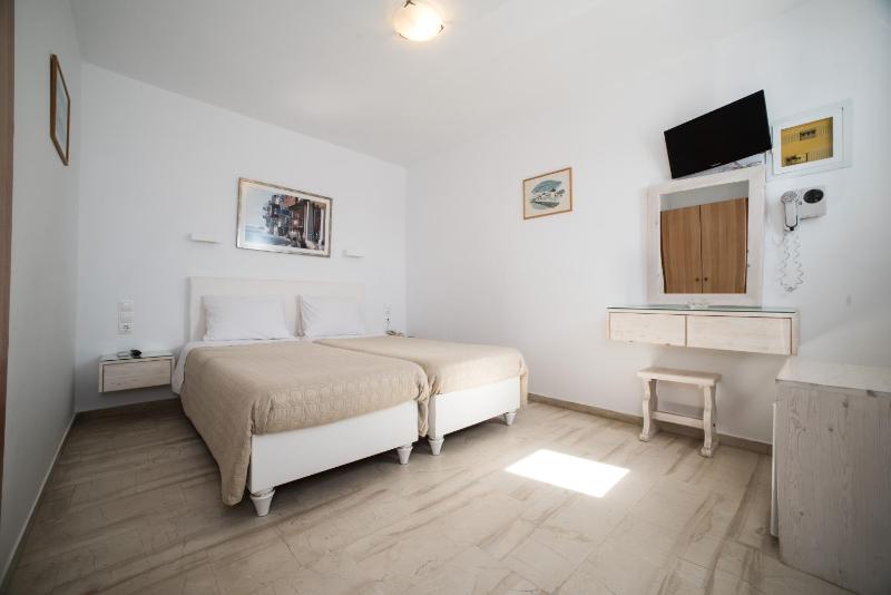 Economy Double or Twin Room image 2