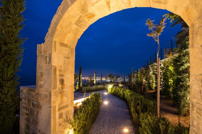 Villa Bella Mare Wine Dark Sea Villas - image 8