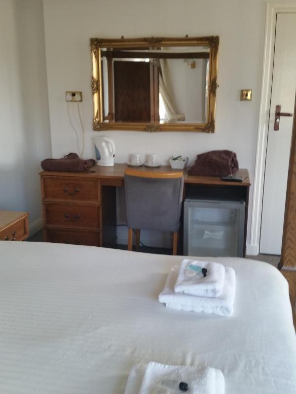 Deluxe Room image 3