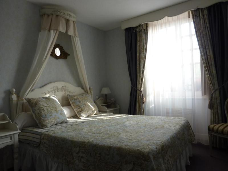 Double Room image 1