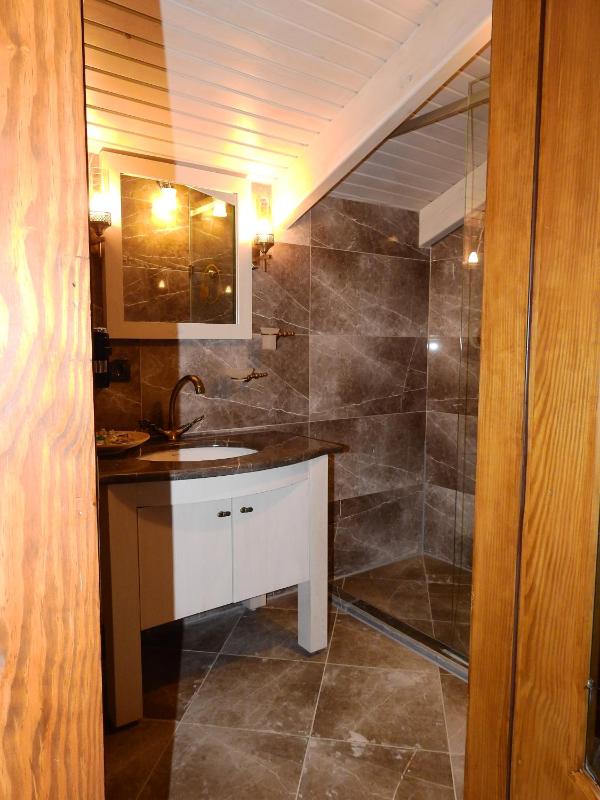 King Suite with Sea View image 4