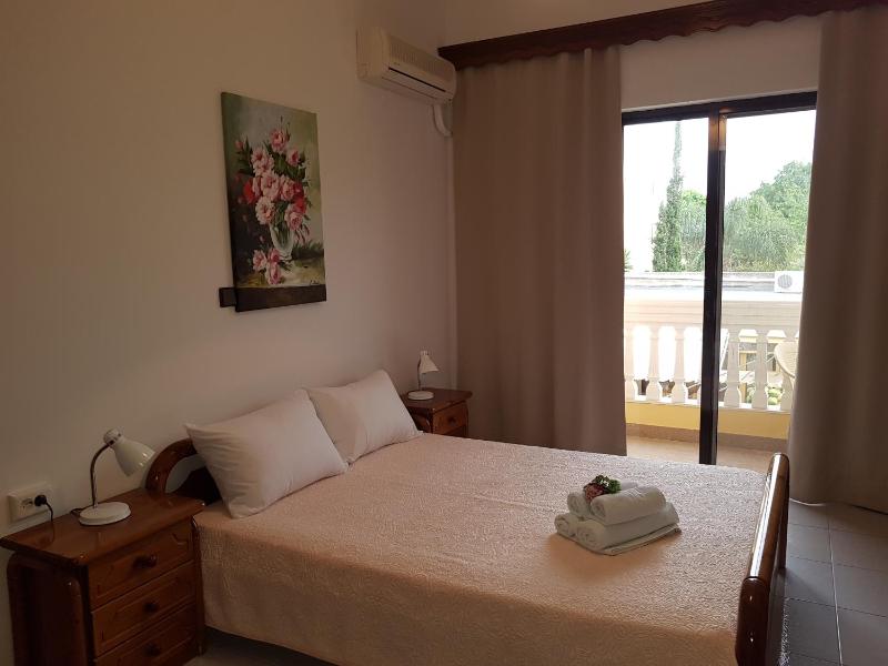 Double Room with Balcony image 1