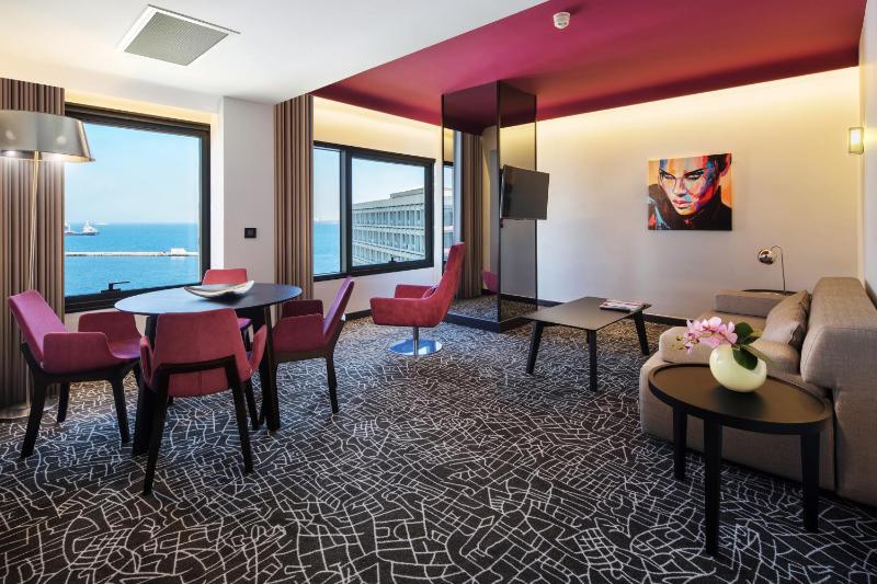 Suite with Sea View image 1
