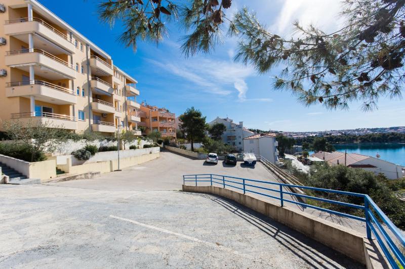 Apartment with Sea View image 3