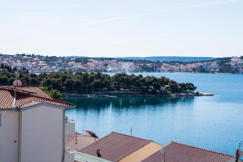 Apartment with Sea View image 2