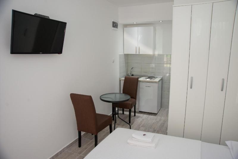Standard Apartment image 3