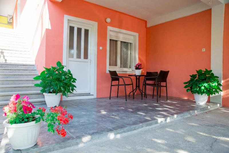 Standard Apartment image 2