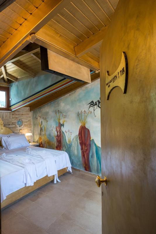 Suite with Sea View image 2
