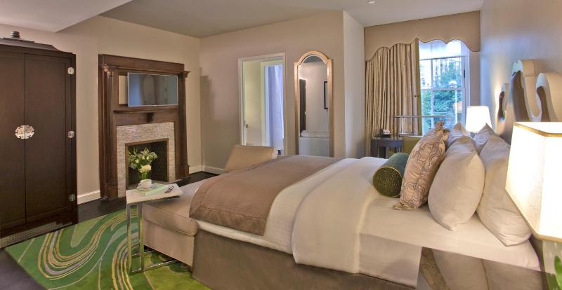 Junior Suite Queen image 4