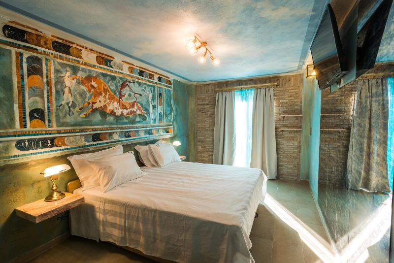 Suite with Garden View image 4