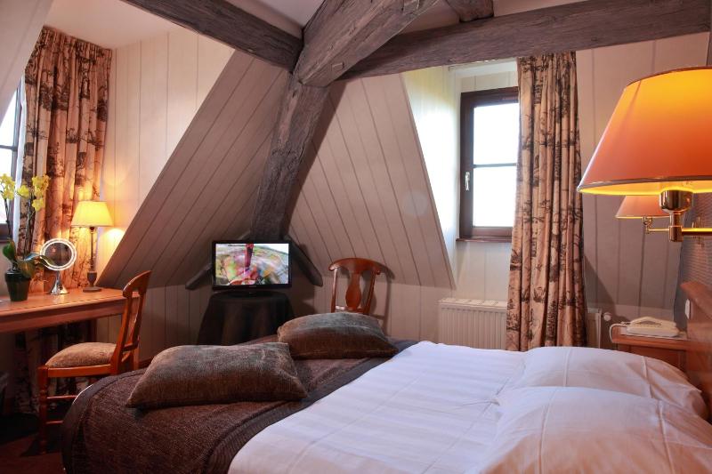 Classic Double Room image 1