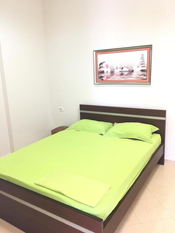 One-Bedroom Apartment image 2