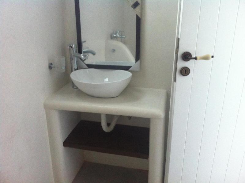 Studio Apartment image 2