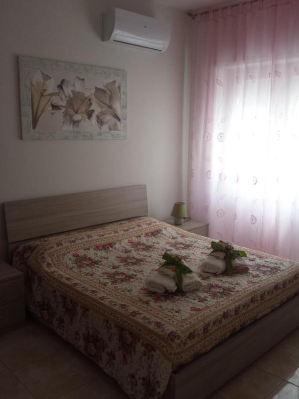 One-Bedroom House image 2