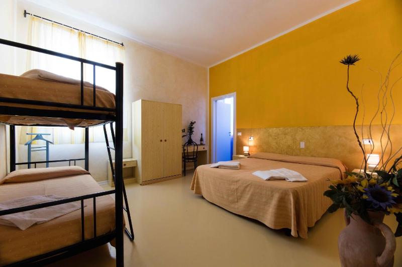 Triple Room image 1