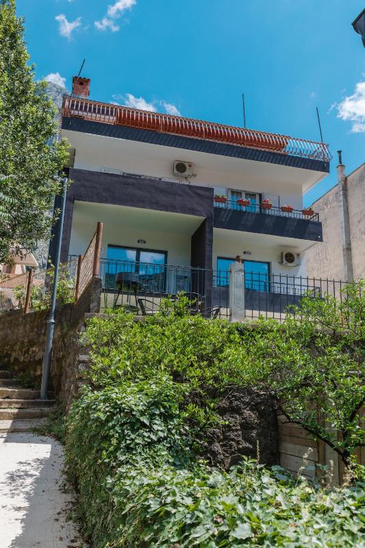 Apartment with Sea View image 3