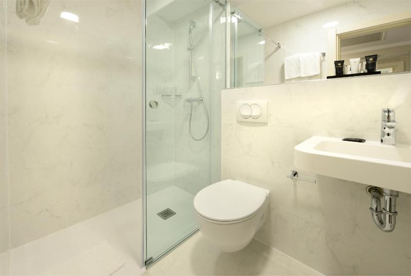 Grand Hotel Adriatic II - image 21
