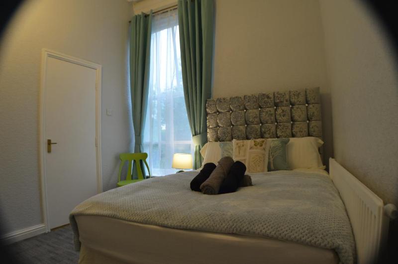 Triple Room with Private Bathroom image 2