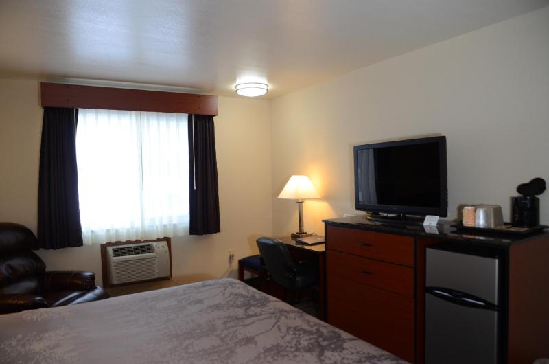 King Room - Non-Smoking image 3