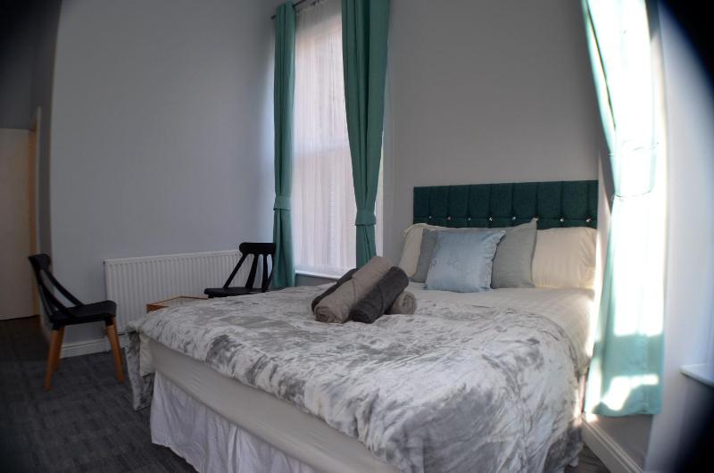 Triple Room with Private Bathroom image 4