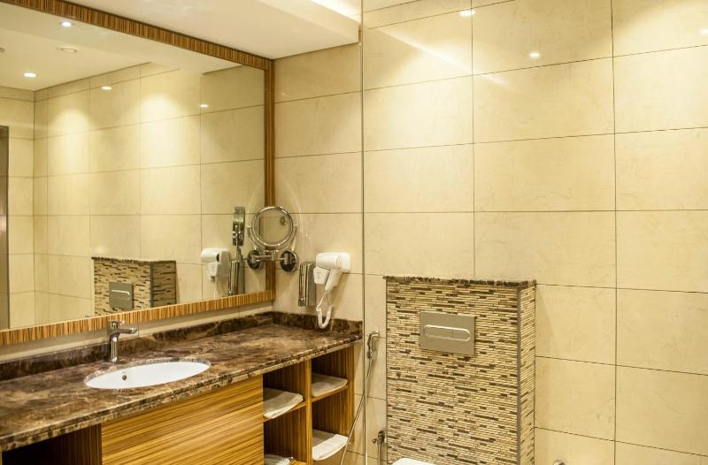 Deluxe King Room with Burj Khalifa View image 2