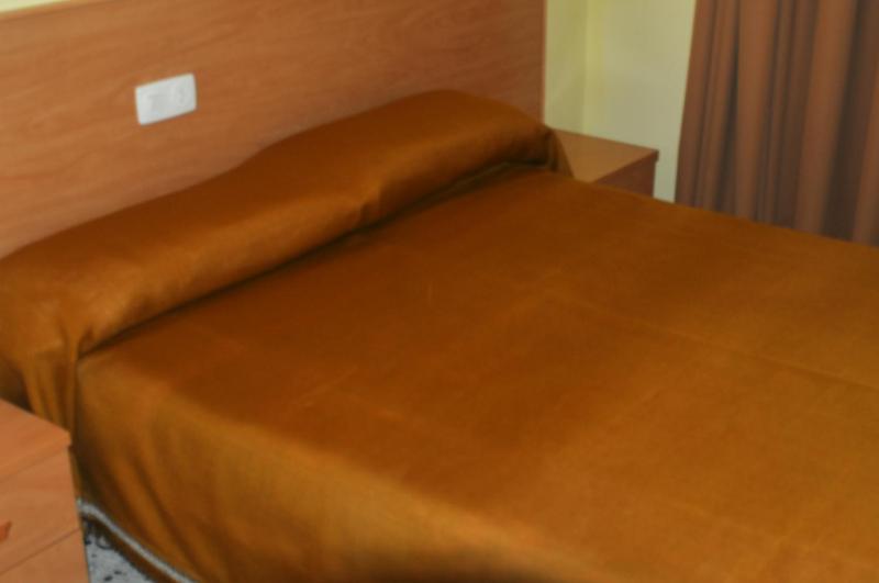 Twin Room image 4
