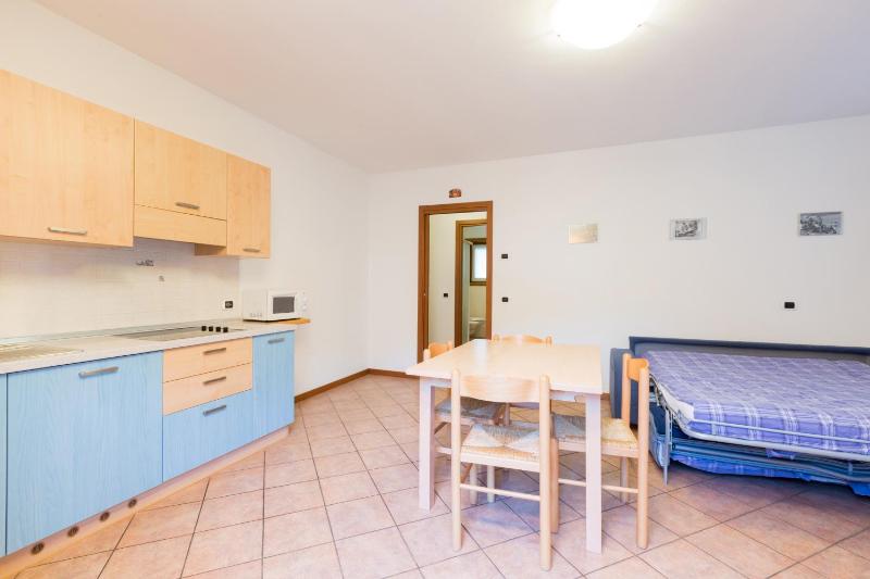 One-Bedroom Apartment image 2
