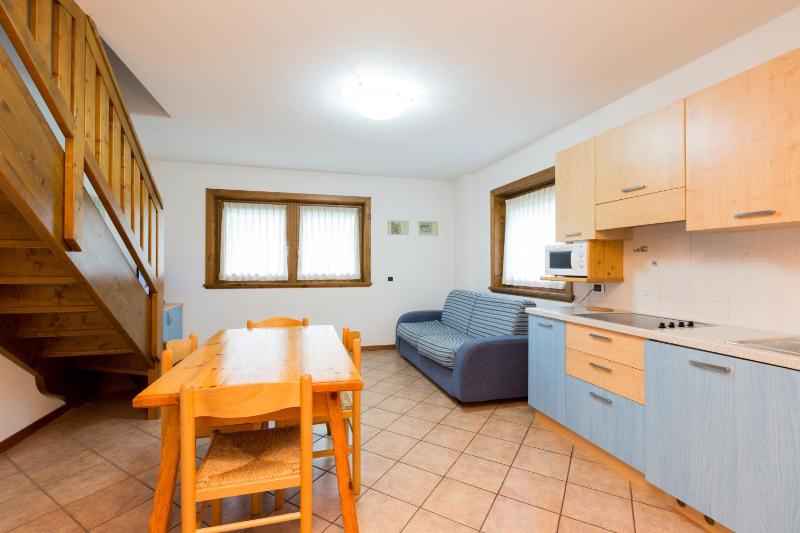 One-Bedroom Apartment (4 Adults) - Split Level image 2