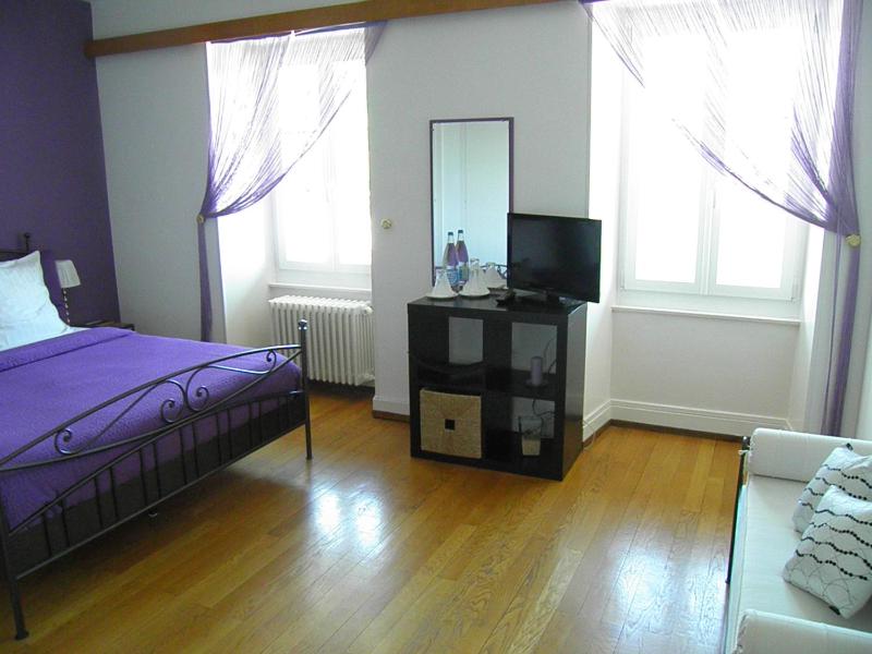 Double Room with Lake View image 4