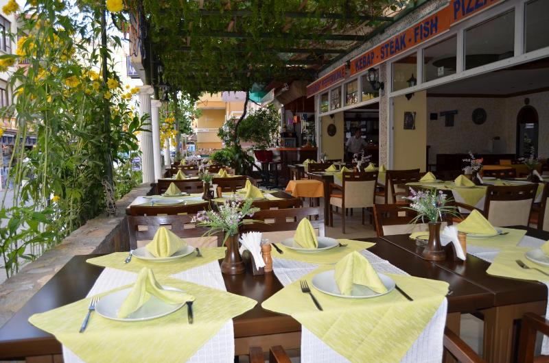 Bayram Apart Hotel - image 18