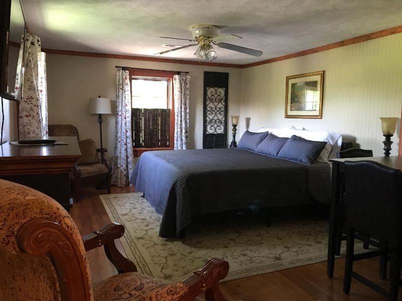 King Room image 4