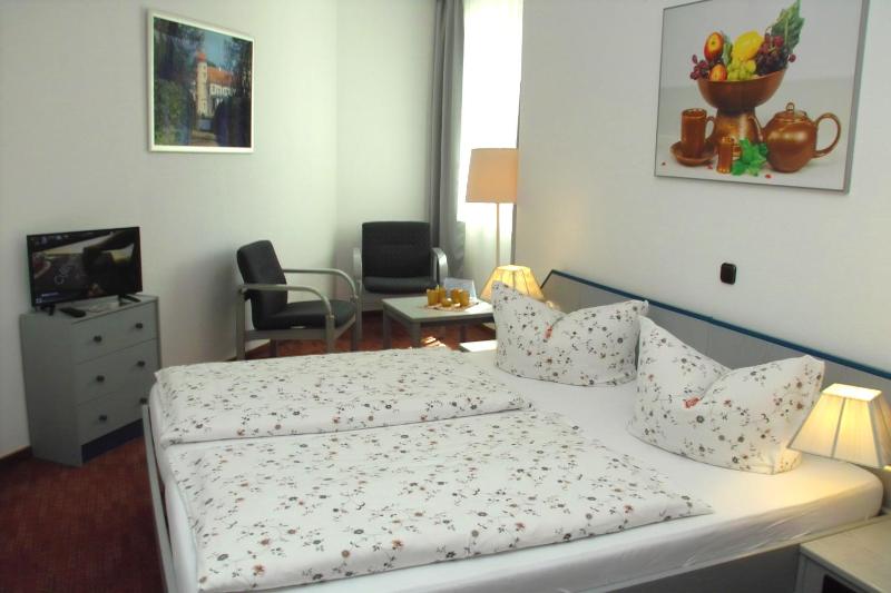 Double Room image 4